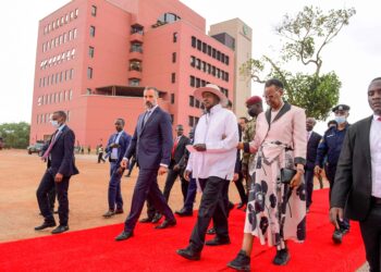 PRESIDENT MUSEVENI OFFICIATES AT THE INAUGURATION OF AGA KHAN UNIVERSITY
