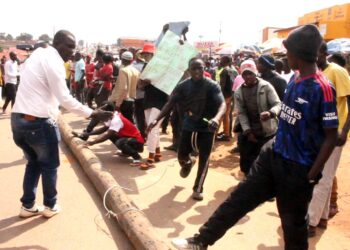 Residents Protest Month-Long Blackout in Mukono’s Kalagi-Kakoola Town